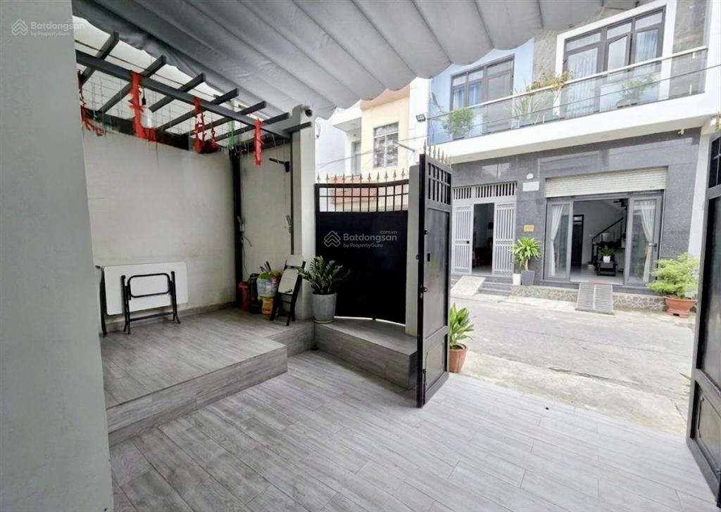 Nhà 70m2 xe tải đậu cửa  cách 20m ra galaxy kinh dương vương  bề ngang lớn thích hợp làm chdv