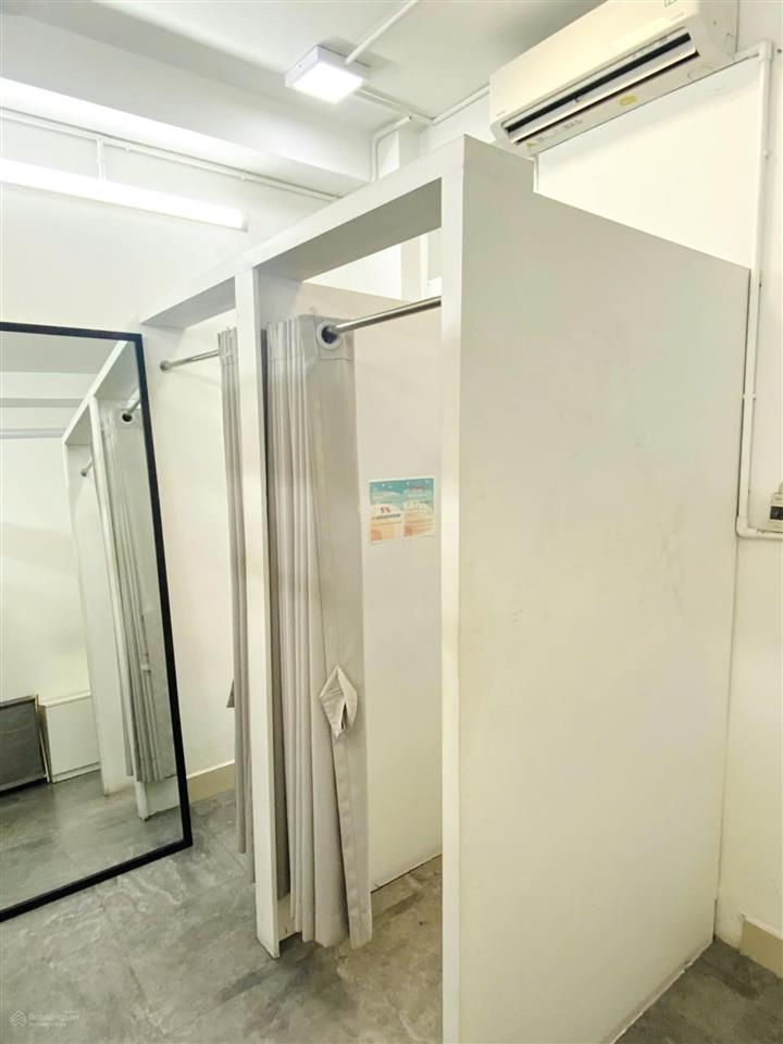 Nhà nguyên căn cho thuê, mặt tiền võ thị sáu quận 1