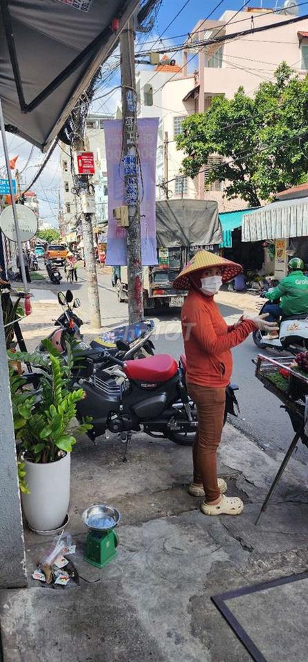 cần cho thuê mặt bằng phí trước