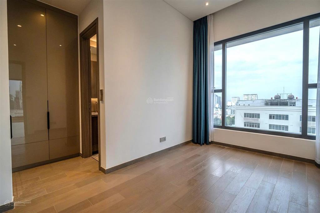 Căn hộ cao cấp 4pn thang máy riêng, trần cao 7 mét ở quận 1