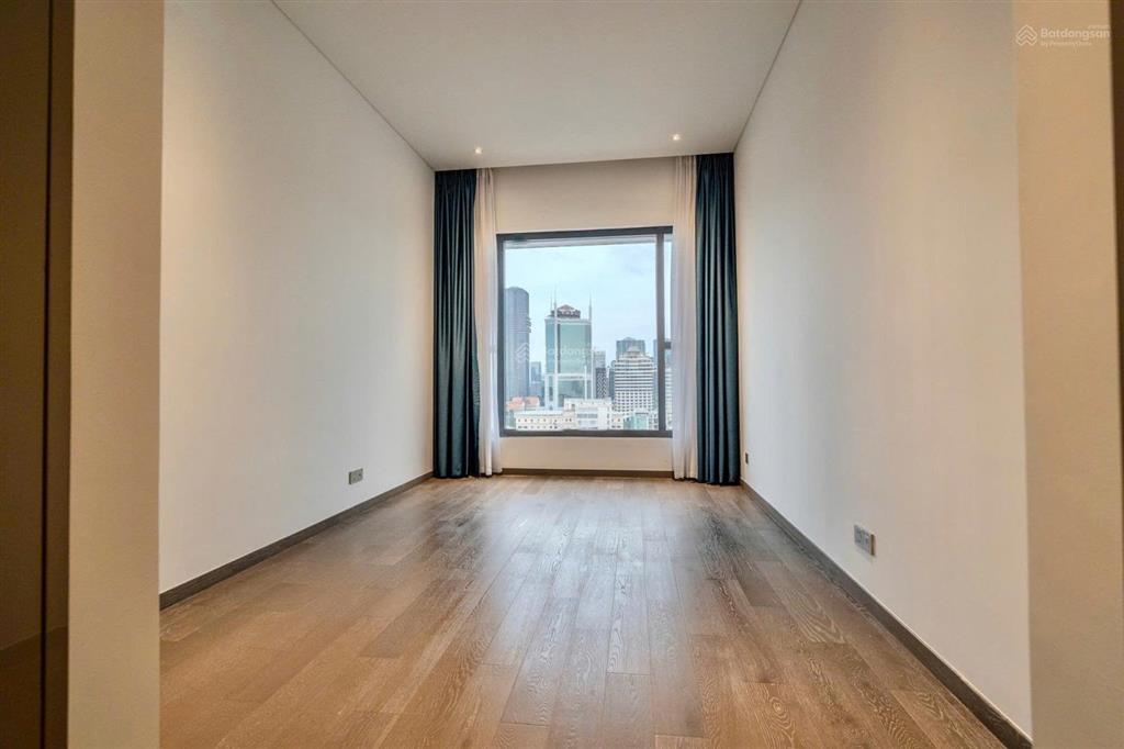 Căn hộ cao cấp 4pn thang máy riêng, trần cao 7 mét ở quận 1