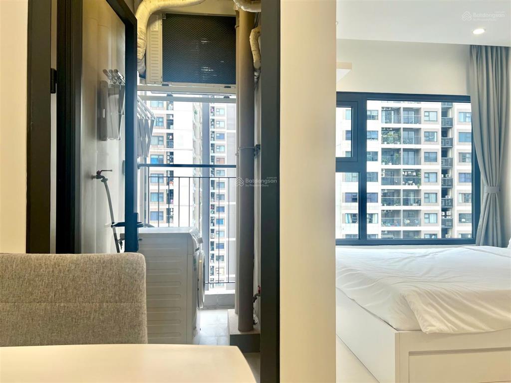 Bán căn studio đối diện vinuni đủ nội thất, đang cho thuê