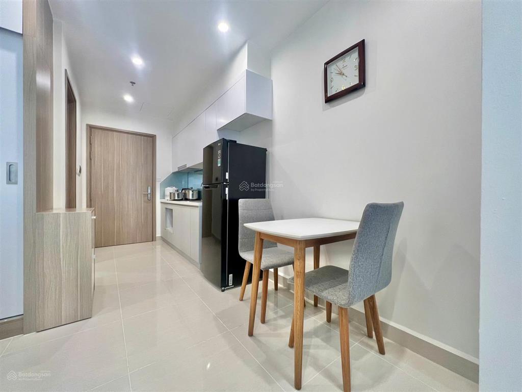 Bán căn studio đối diện vinuni đủ nội thất, đang cho thuê
