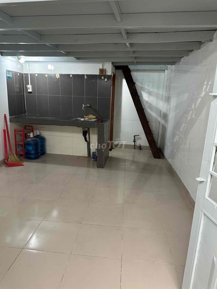 Căn trọ riêng biệt, gác suốt 30m2, đường Xô Viết Nghệ Tĩnh