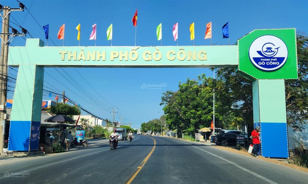 Bán 2000m2 đất cln, có 300m2 thổ cư, mặt tiền đường nguyễn thìn, gò công, tiền giang