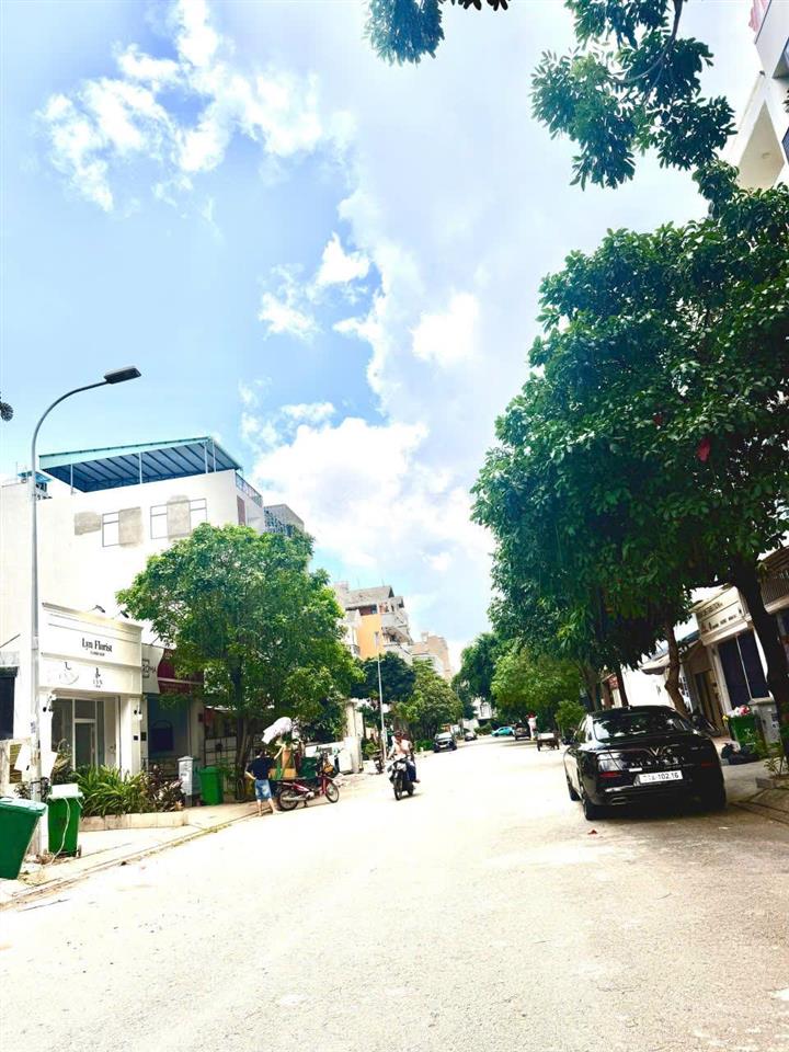 Bán nhà nguyên căn dt 80 m² kc 3 lầu  giá tốt an phú  q2