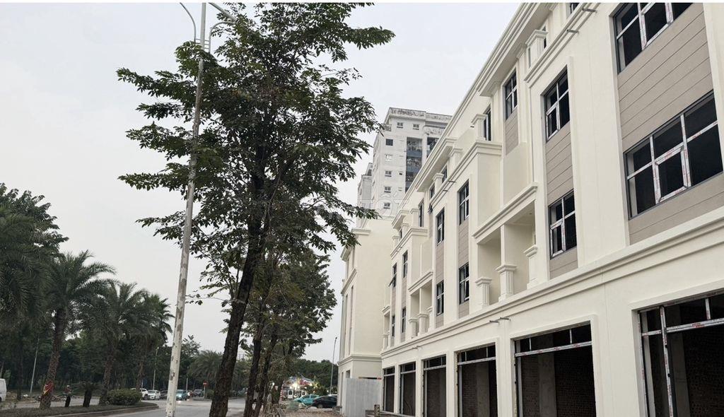 CHo thuê biệt thự 4 tầng xây thô hoàn thiện mặt ngoài giá tốt