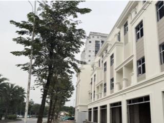 CHo thuê biệt thự 4 tầng xây thô hoàn thiện mặt ngoài giá tốt