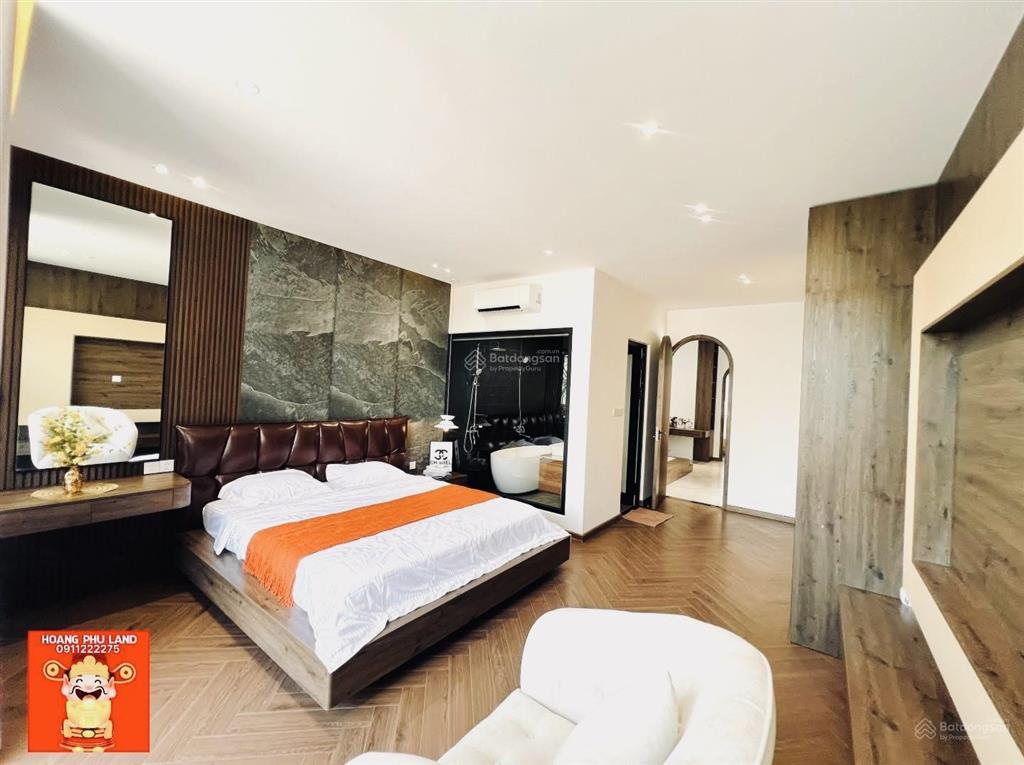 Bán nhà siêu đẹp đường trần kim xuyến giá 9ty3 thương lượng   0911 222 ***