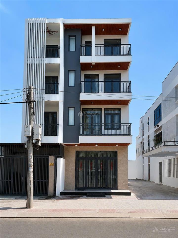 Bán căn hộ 4 tầng 2 mặt tiền kẹp vệt sát cầu nguyễn tri phương  hòa xuân 0911 222 ***