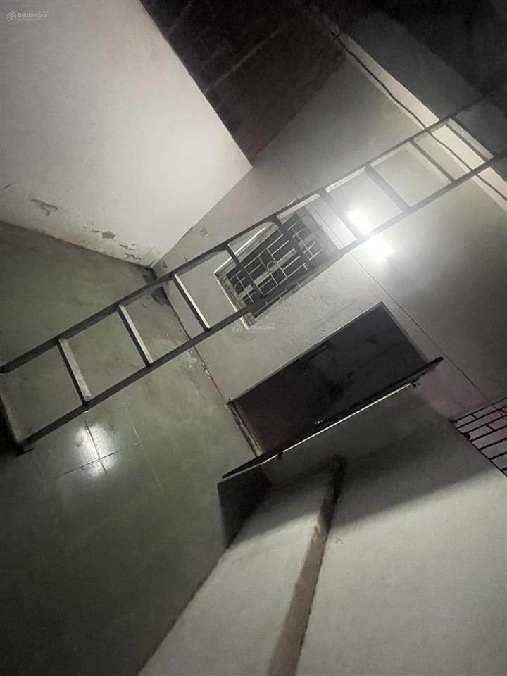 Nhà bác ruột em chuyển đổi cần bán gấp căn nhà 4 tầng ngõ 108 đông thiên, diện tích 25m2 sđcc