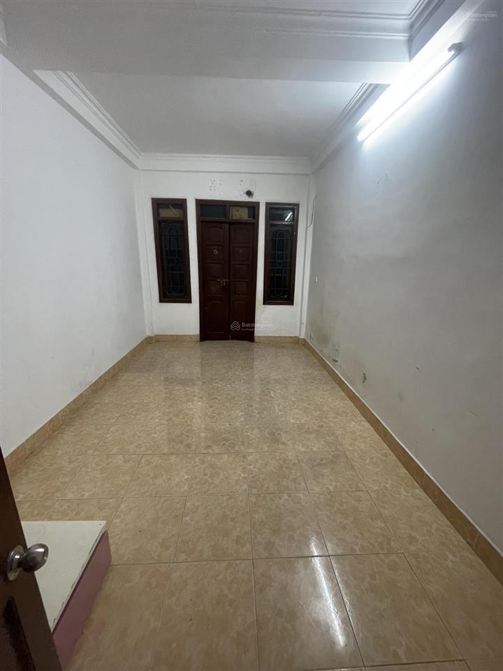 Nhà bác ruột em chuyển đổi cần bán gấp căn nhà 4 tầng ngõ 108 đông thiên, diện tích 25m2 sđcc