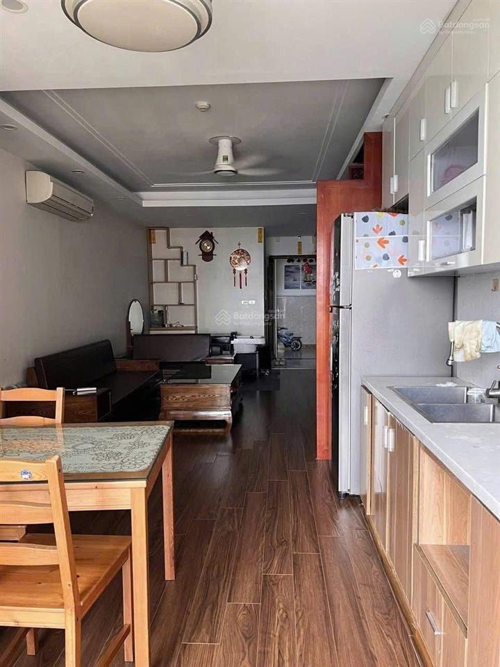 Cho thuê 2pn gemek tower 1 giá 8 triệu/tháng  0985 691 ***