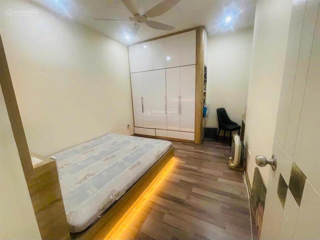 Chính chủ gửi bán căn hộ 3pn tầng trung 32t the golden giá 5,3 tỷ