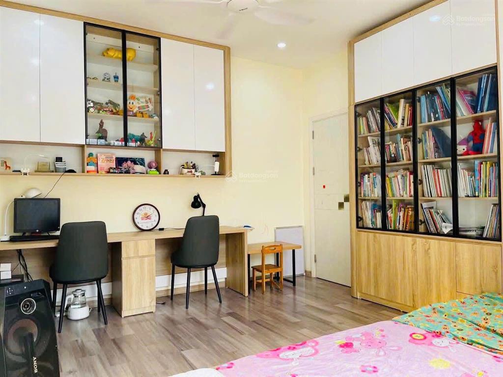 Chính chủ gửi bán căn hộ 3pn tầng trung 32t the golden giá 5,3 tỷ