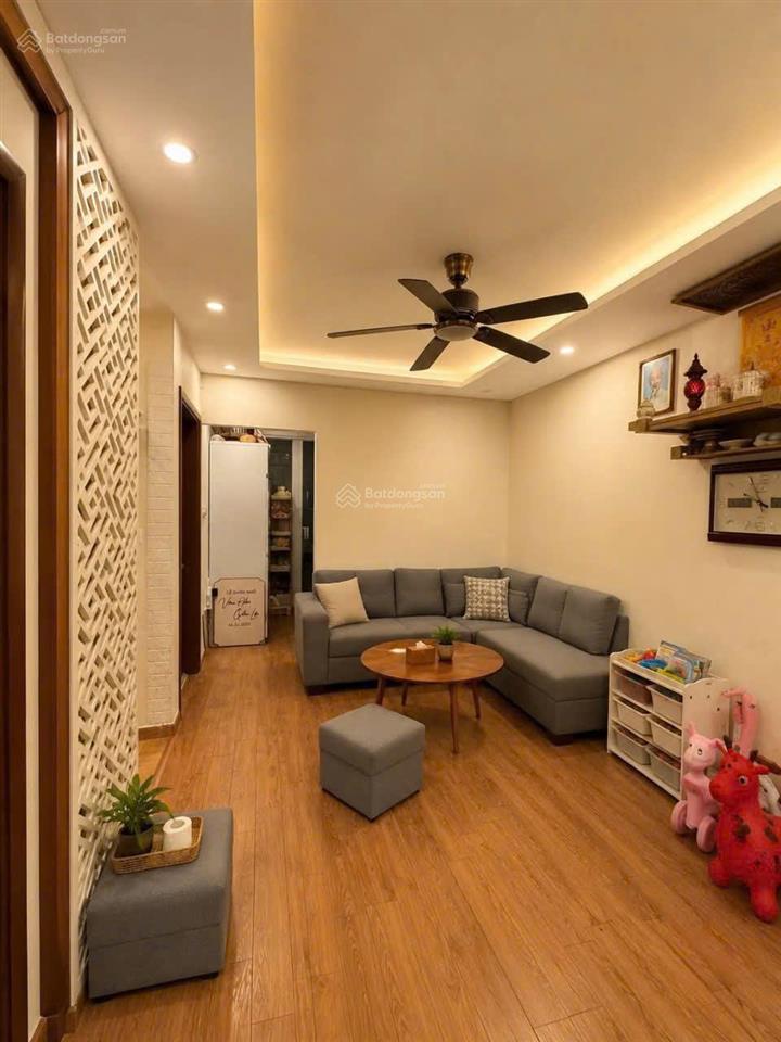 Bán căn 72m 2pn 2wc tòa c gemek 2 full nội thất đẹp