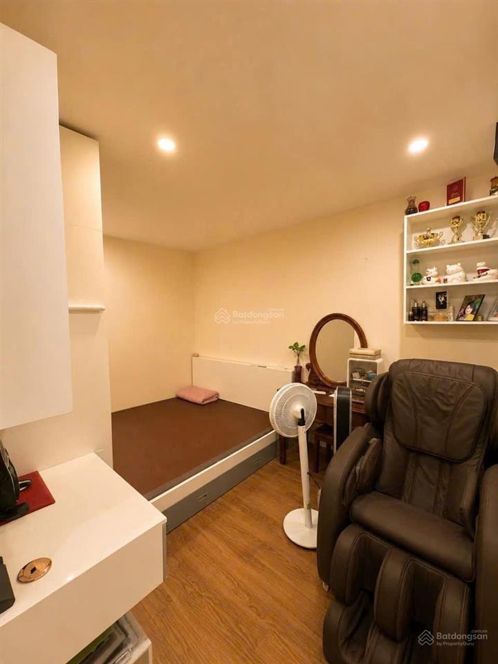 Bán căn 72m 2pn 2wc tòa c gemek 2 full nội thất đẹp