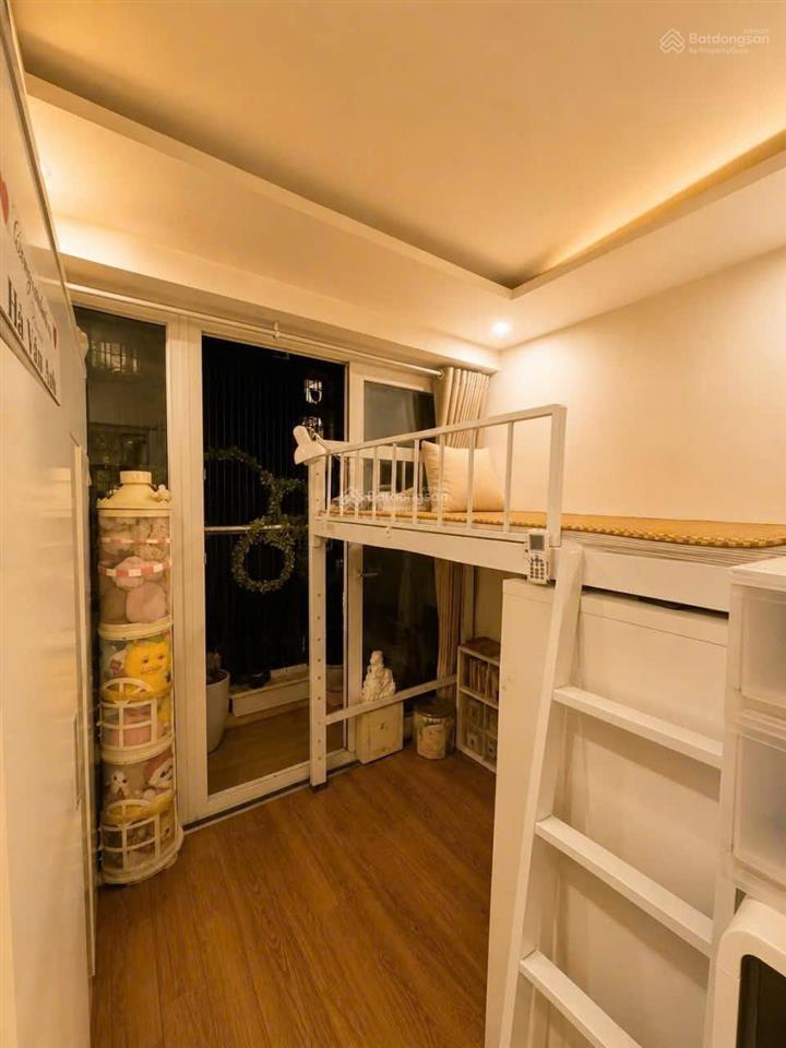 Bán căn 72m 2pn 2wc tòa c gemek 2 full nội thất đẹp