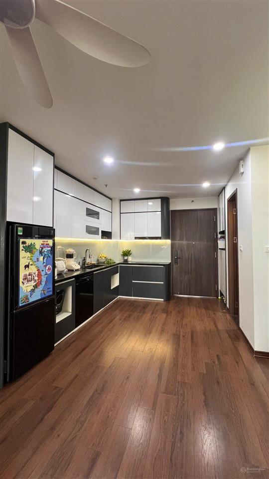 Vợ chồng em cần bán lại căn hộ 1x06 tòa t4 thăng long capital. 69.9m2 full đồ chỉ hơn 3 tỷ