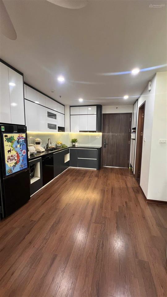 Vợ chồng em cần bán lại căn hộ 1x06 tòa t4 thăng long capital. 69.9m2 full đồ chỉ hơn 3 tỷ