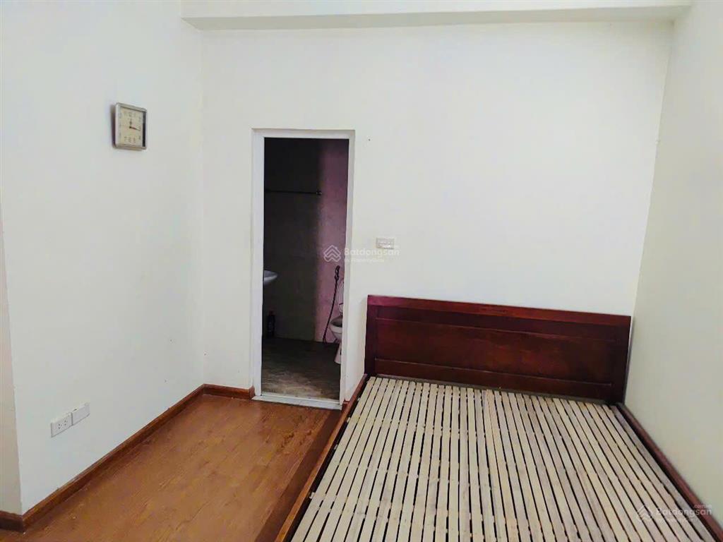 Cho thuê căn hộ tòa a gemek 1  nội thất cơ bản 6,5tr/tháng.  0985 691 ***