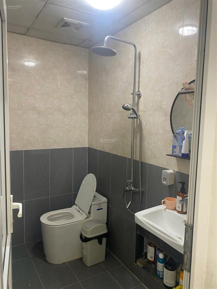 40,5 triệu/m²  74m², 2pn gemek 1 tầng trung. tổng tiền 3 tỷ.  0985 691 ***