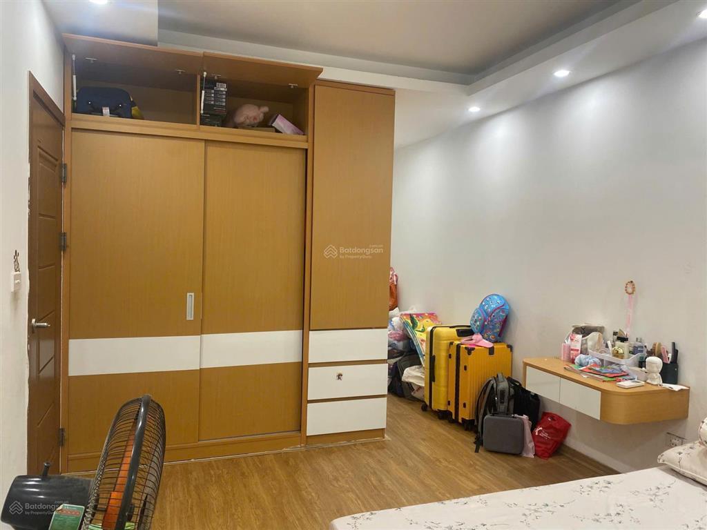 Bán 2pn 73.8m sử dụng tòa b1 gemek 1 giá bán 3 tỷ full nội thất.  0985 691 ***