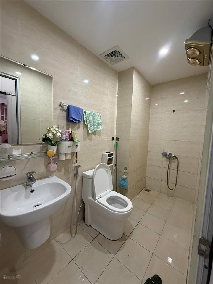 Bán 73.8m 2pn toà 32t the golden an khánh full nội thất giá chỉ 3.9 tỷ