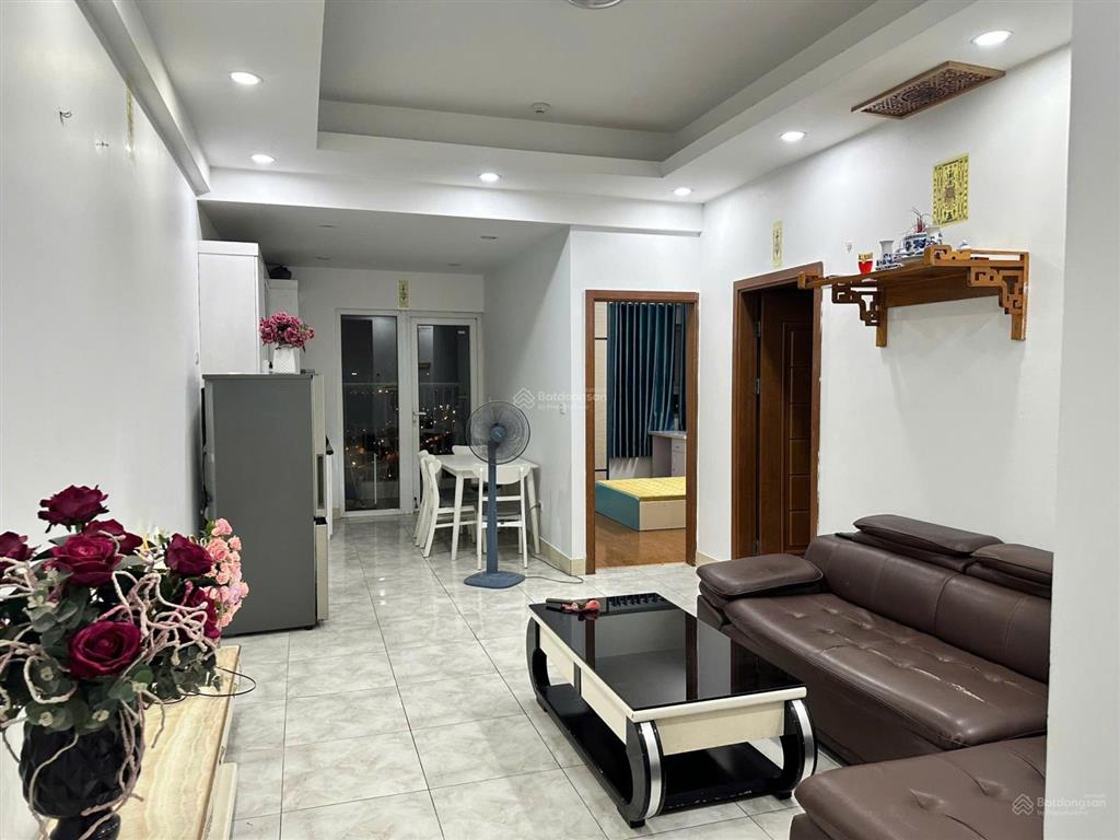 Bán 2pn 73.8m sử dụng tòa b1 gemek 1 giá 3 tỷ full nội thất.  0985 691 ***