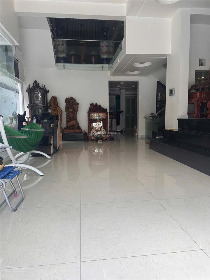 Biệt thự khu ao sen  tên lửa 10x20m có hầm, hướng tây giá 26 tỷ