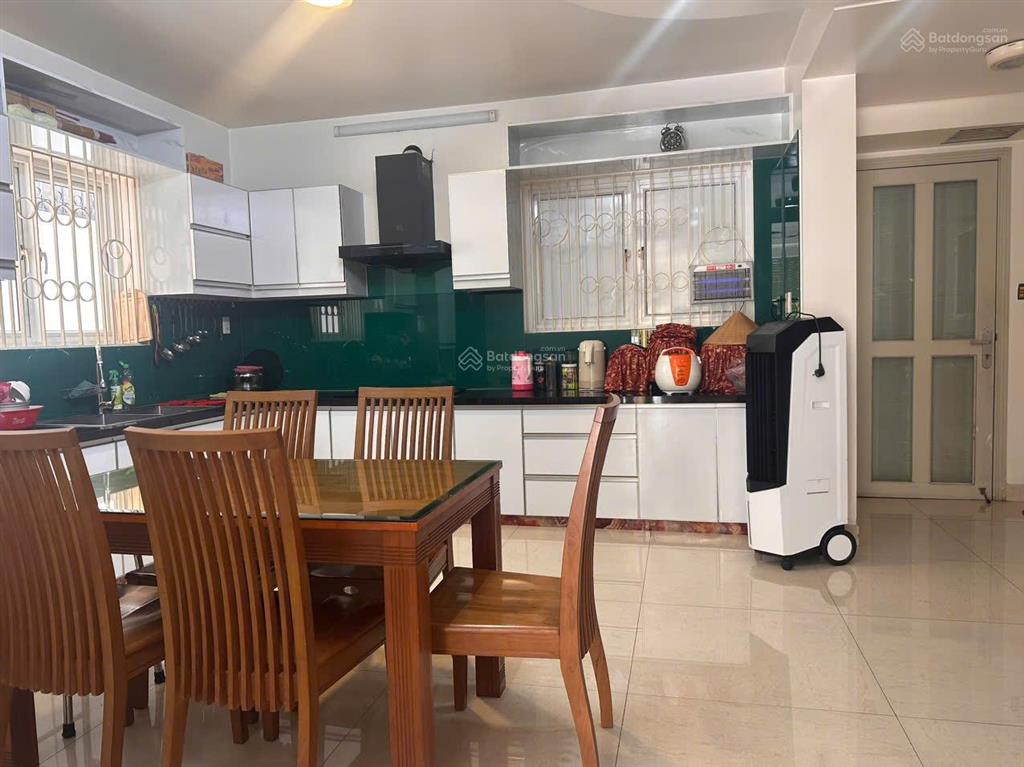Biệt thự khu ao sen  tên lửa 10x20m có hầm, hướng tây giá 26 tỷ