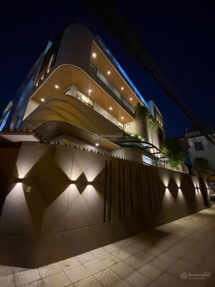 Biệt thự góc 2 mặt tiền khu tên lửa , dtsd 204 m2 . có thang máy . thiết kế hiện đại , có gara oto