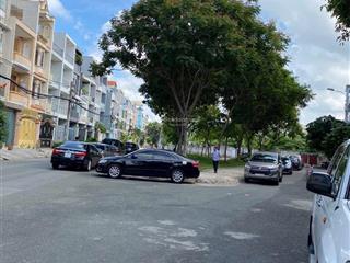 Nhà đẹp đường 30 kdc tên lửa đối diện công viên, vị trí trung tâm kết nối các trục đường chính.