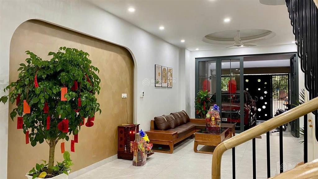 Nhà chủ mới xây theo thiết kế tâm huyết. nhưng có vài lý do nên nhượng lại cho ai có duyên