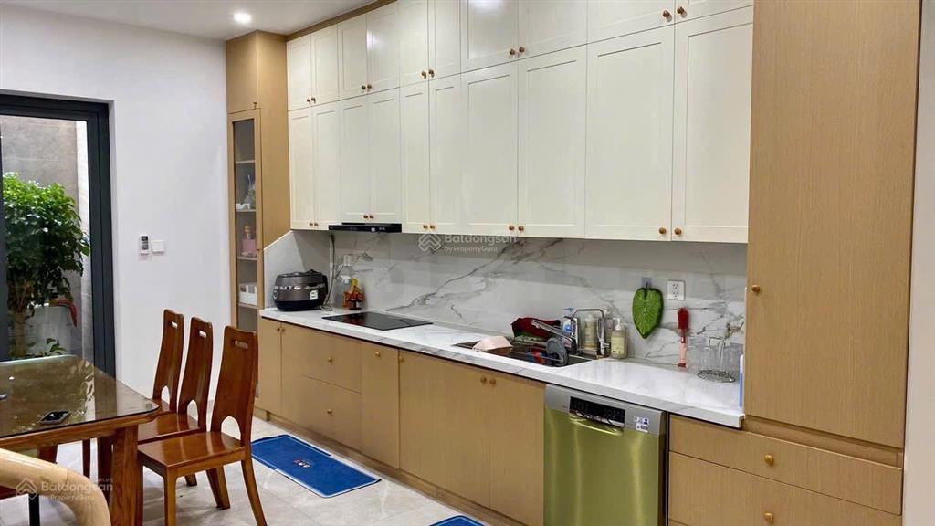 Nhà chủ mới xây theo thiết kế tâm huyết. nhưng có vài lý do nên nhượng lại cho ai có duyên