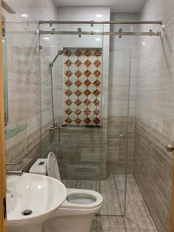 Nhà mặt tiền đường tên lửa quận bình tân dt 4,5 x 20 có 5pn 6wc sân thượng