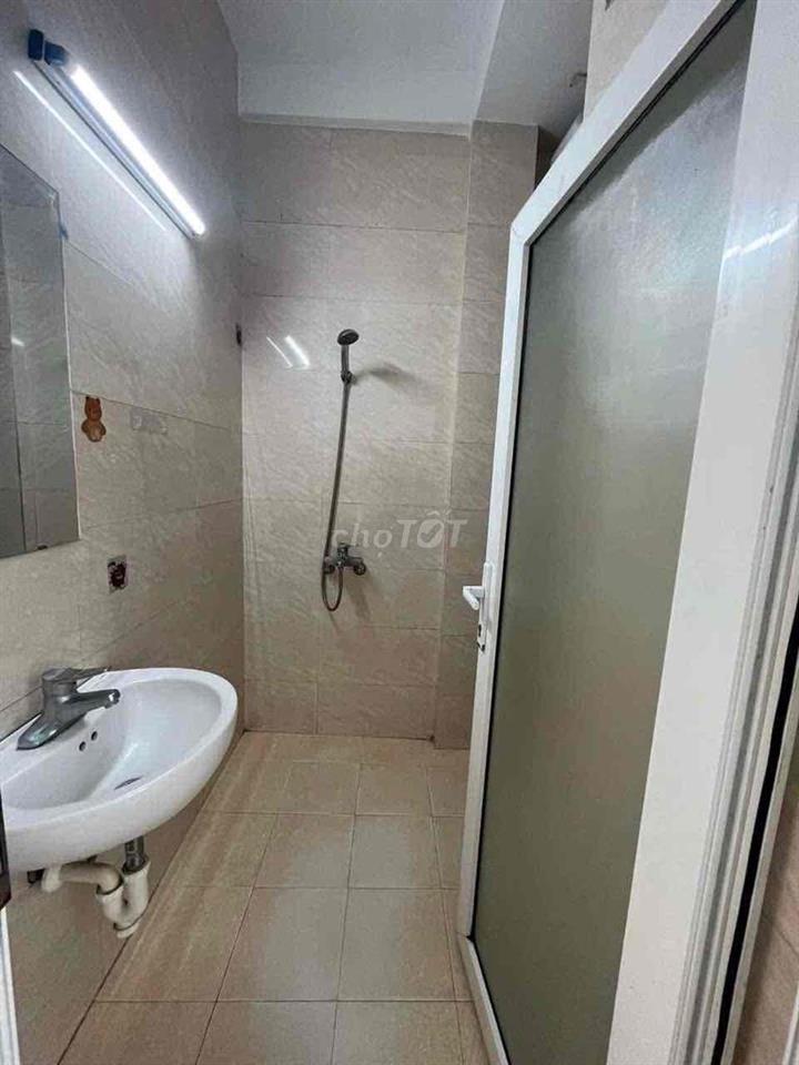 nhà 3 tầng 4 phòng ngủ