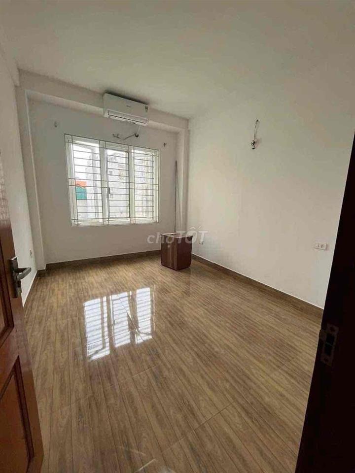 nhà 3 tầng 4 phòng ngủ