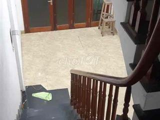nhà 3 tầng 4 phòng ngủ