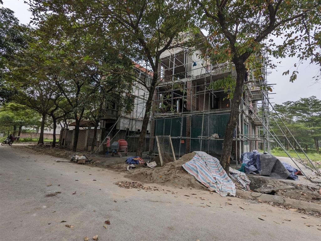 Chính chủ gửi em bán nhanh căn biệt thự hà phong nhà thô mới xây giá tốt thị trường