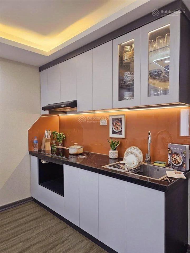 Bán căn tập thể tầng 2 thành công mặt đường, ô tô đỗ chân cầu thang, dòng tiền 150 tr/năm