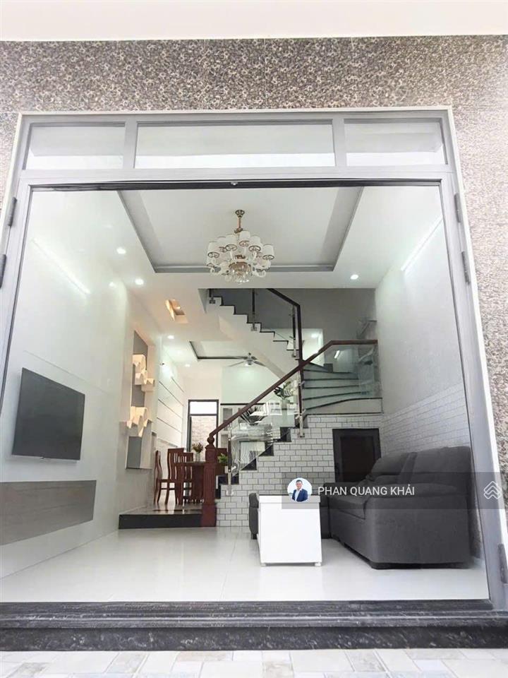 Nhà mới 3 lầu full nội thất  đường 7m p.linh xuân thủ đức