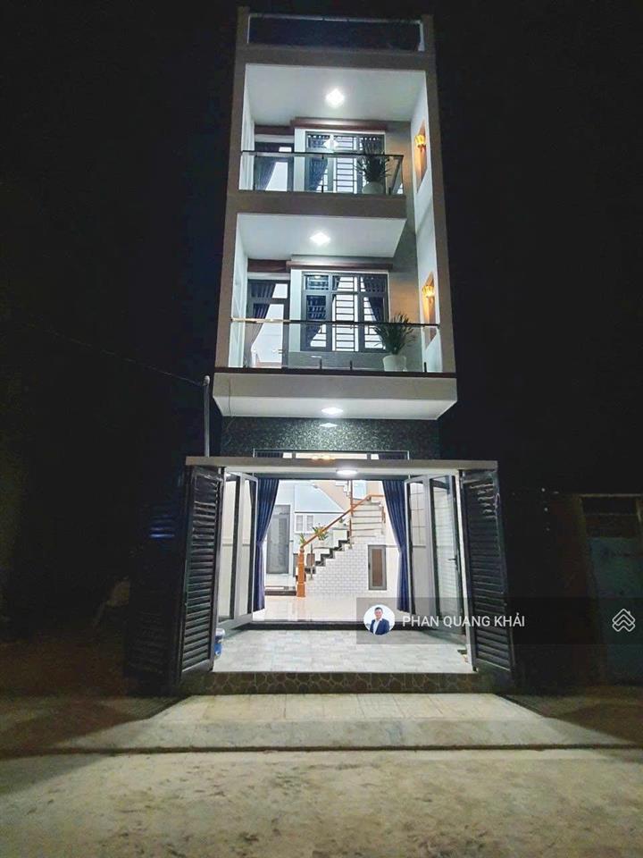 Nhà mới 3 lầu full nội thất  đường 7m p.linh xuân thủ đức