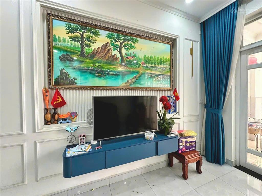 Bán căn góc 2 mặt tiền gần ngay ngã tư bình thái 3 tầng kiên cố