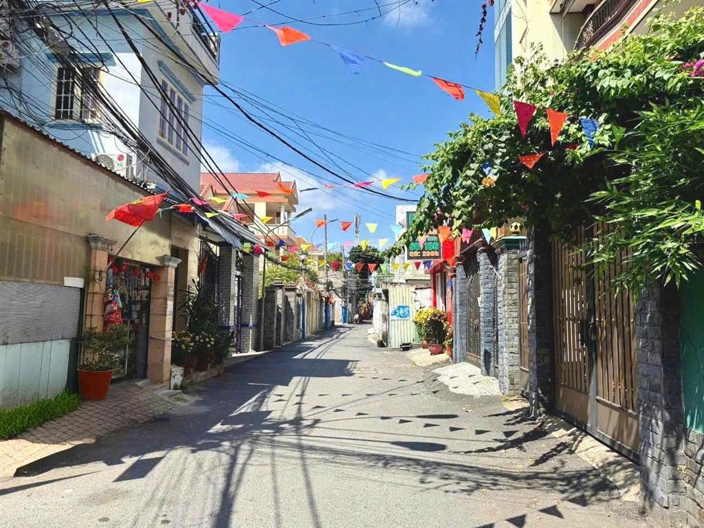 Bán căn góc 2 mặt tiền gần ngay ngã tư bình thái 3 tầng kiên cố