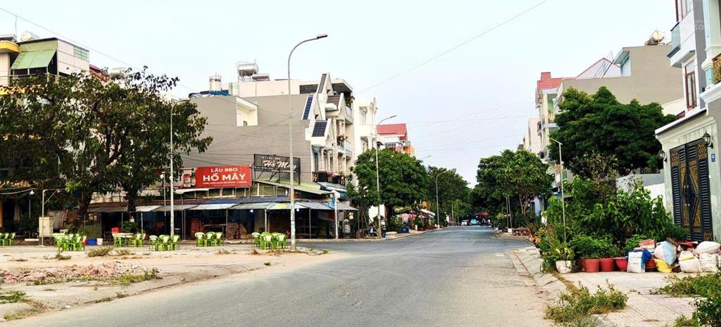 Không có lô thứ 2  nhà cấp 4 kdc êm đềm  5x18m  sổ riêng chốt gấp.