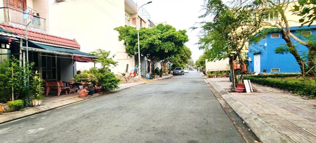 Không có lô thứ 2  nhà cấp 4 kdc êm đềm  5x18m  sổ riêng chốt gấp.