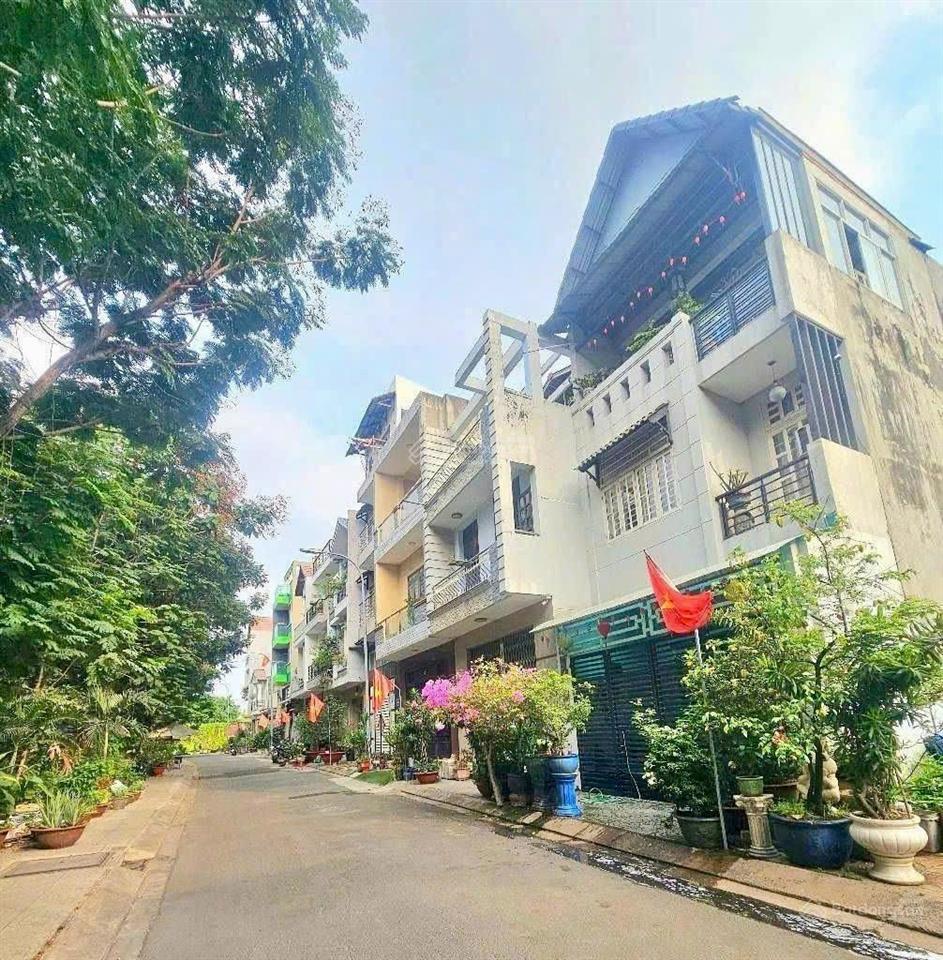 Bán nhà mặt tiền đường 4c kdc êm đềm, linh xuân, 120m², 5pn, giá 7.8 tỷ