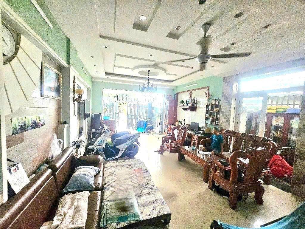 Bán nhà mặt tiền đường 4c kdc êm đềm, linh xuân, 120m², 5pn, giá 7.8 tỷ