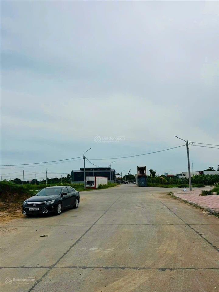 Đất đấu giá cạnh sân bóng ninh phúc đường 15m vỉa hè dân cư đông đúc văn minh giá rẻ chính chủ